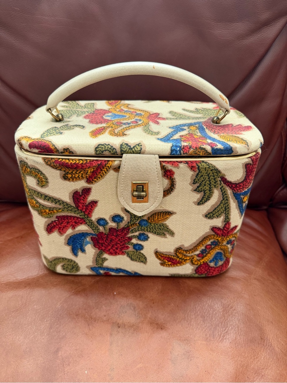 Vintage Cream Floral Embroidered Top-Handle Cosmetic Case/Purse